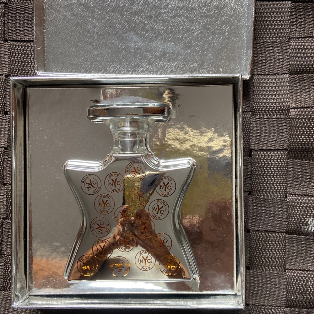 Bond No. 9 perfume